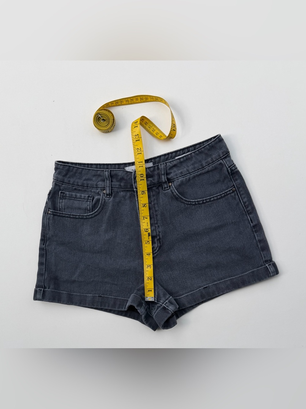 Pacsun Charcoal Gray High Rise Jean Mom Shorts 26 Baddie Washed Faded Black EUC - Picture 6 of 11